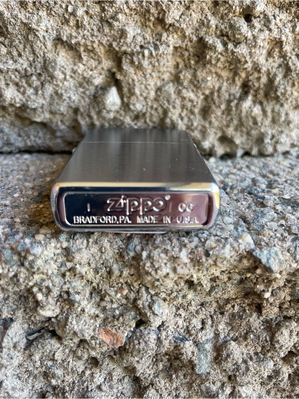Vintage Zippo Brushed Chrome Classic Lighter - Silver - Picture 3 of 3